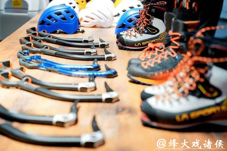 就在成都高新区！国内首家室内攀冰馆正式开业